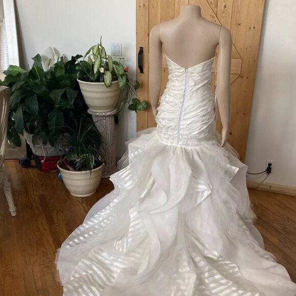 Hayley Paige Keaton Wedding Dress. - Picture 2 of 6